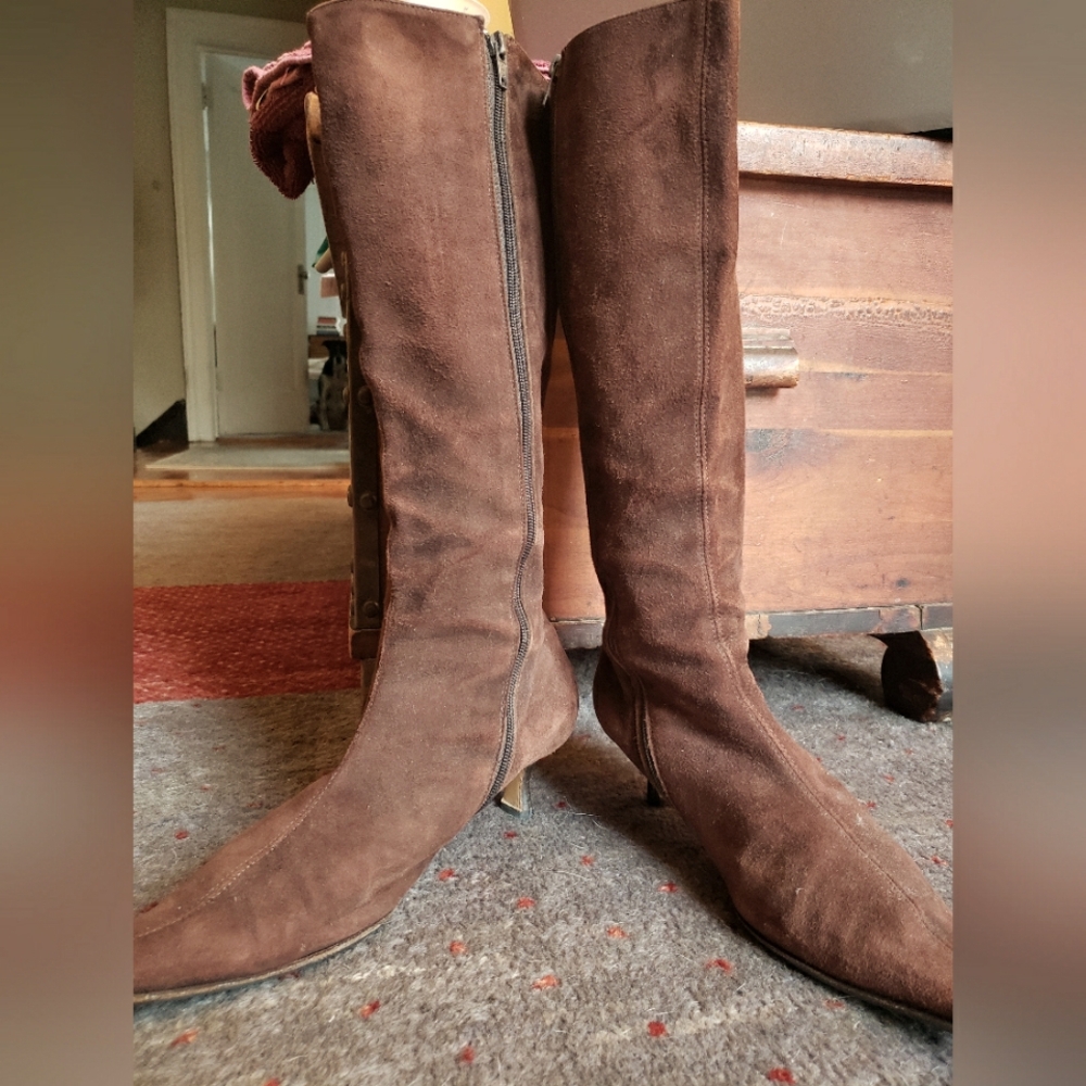 Sacco Italian suede boots